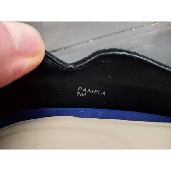 Tahari Pamela Black Suede Leather Pump/Pre-owned, Sz. 9M EUC - Picture 11 of 11